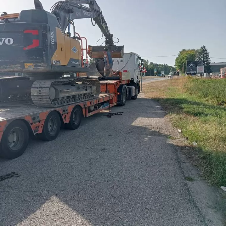 Transport d'engins, poids lourds et super lourds à Cormoz, Cormoz, BERTHET-BONDET PRESTA TP